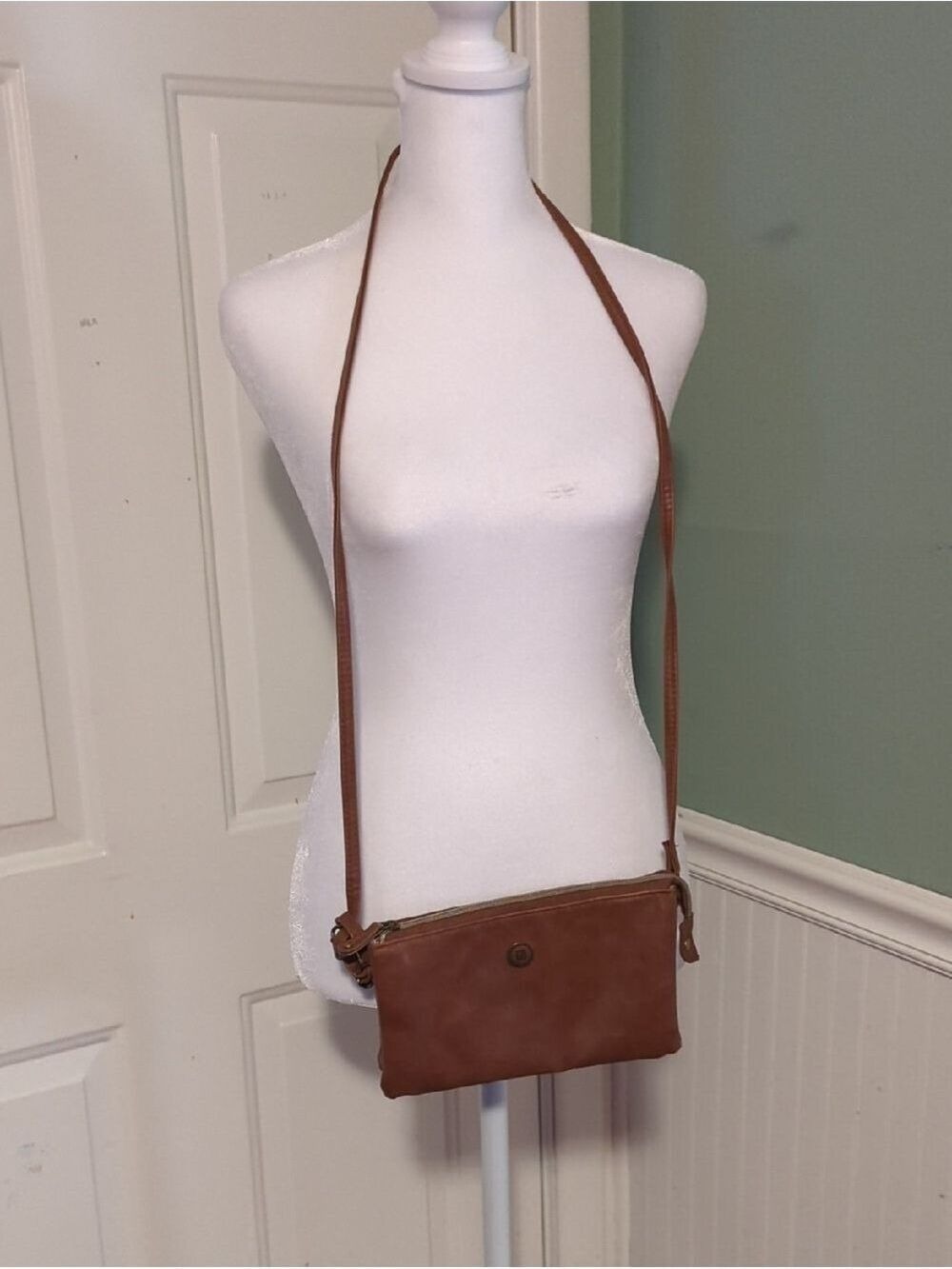 Stone Mountain Brown Leather Crossbody Bag Classic Everyday Shoulder Bag